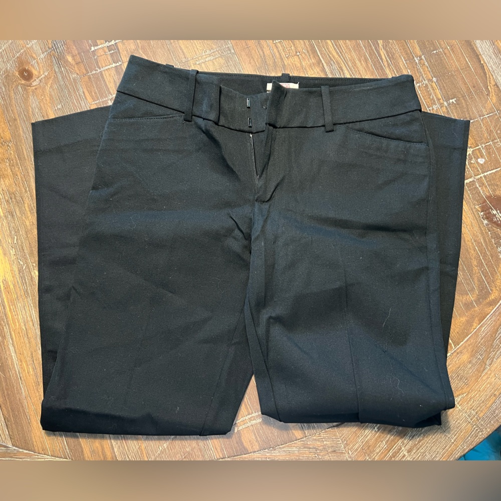 Merona pixie dress pant. Black. Size 6.